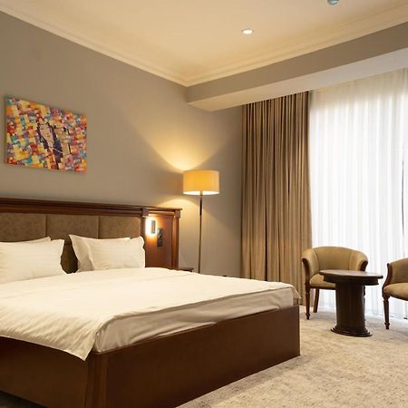 Hotel Mir Luxe Plaza Taszkent Zewnętrze zdjęcie