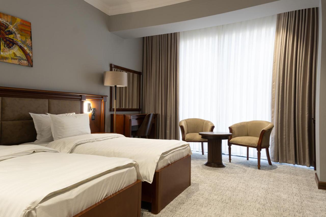Hotel Mir Luxe Plaza Taszkent Zewnętrze zdjęcie