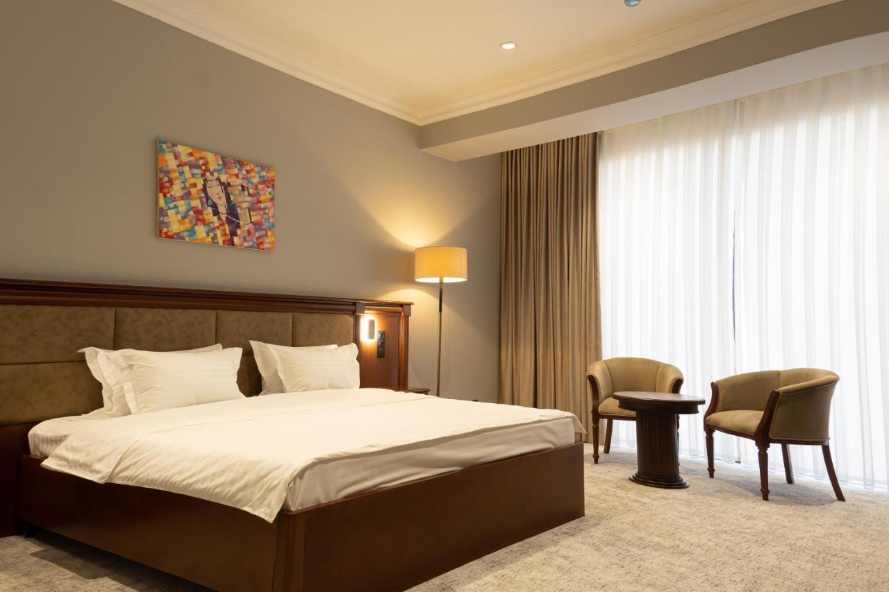 Hotel Mir Luxe Plaza Taszkent Zewnętrze zdjęcie