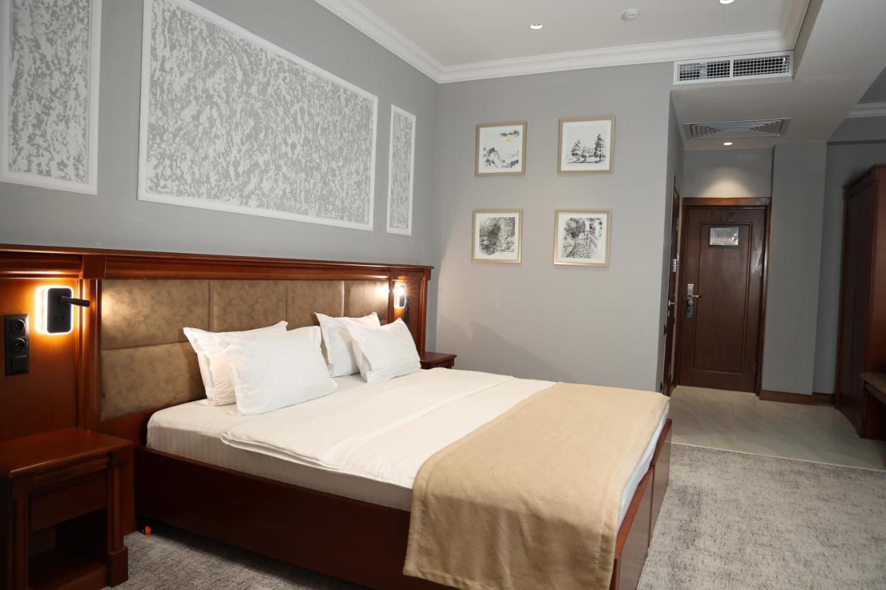 Hotel Mir Luxe Plaza Taszkent Zewnętrze zdjęcie