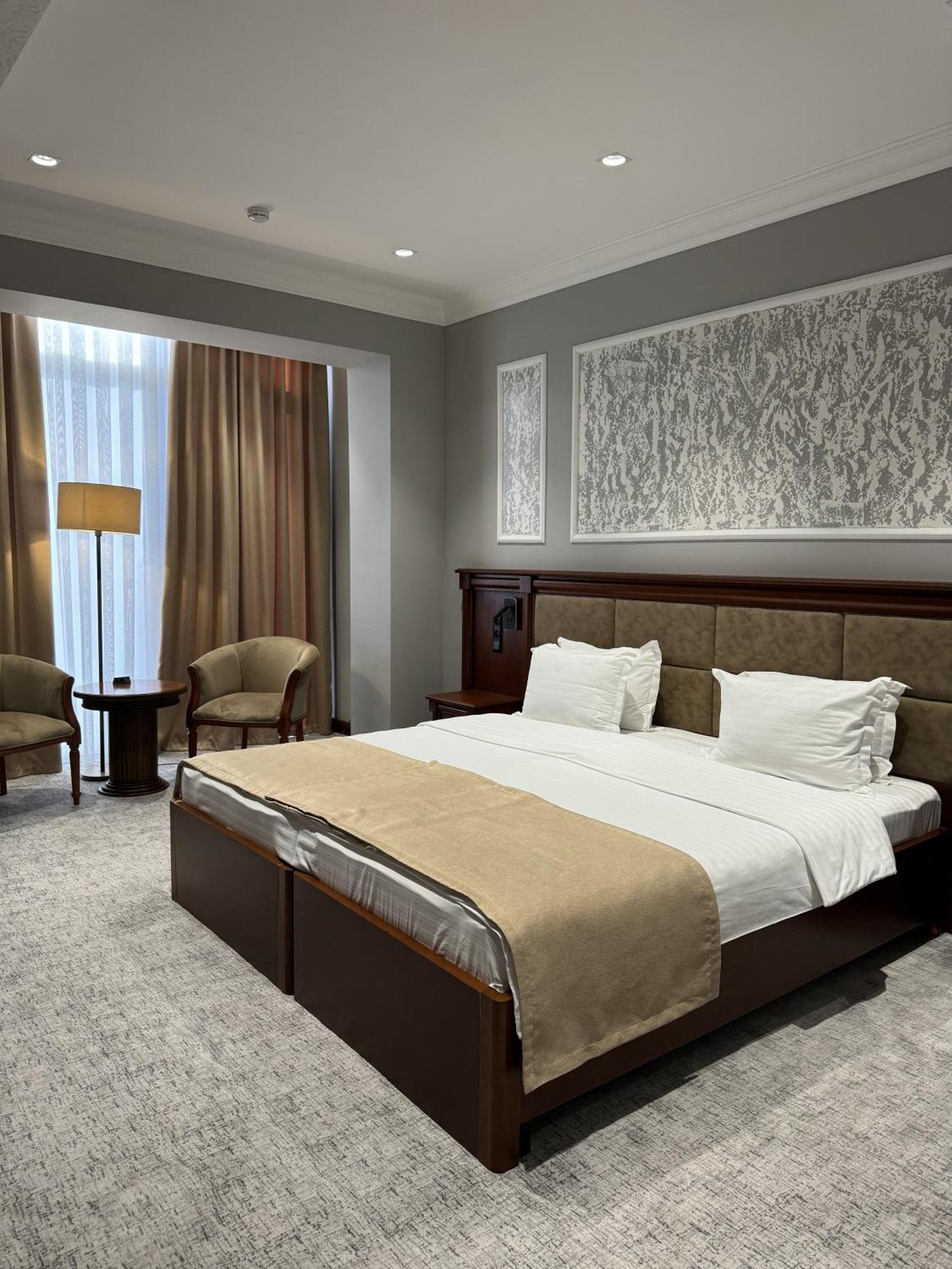 Hotel Mir Luxe Plaza Taszkent Zewnętrze zdjęcie