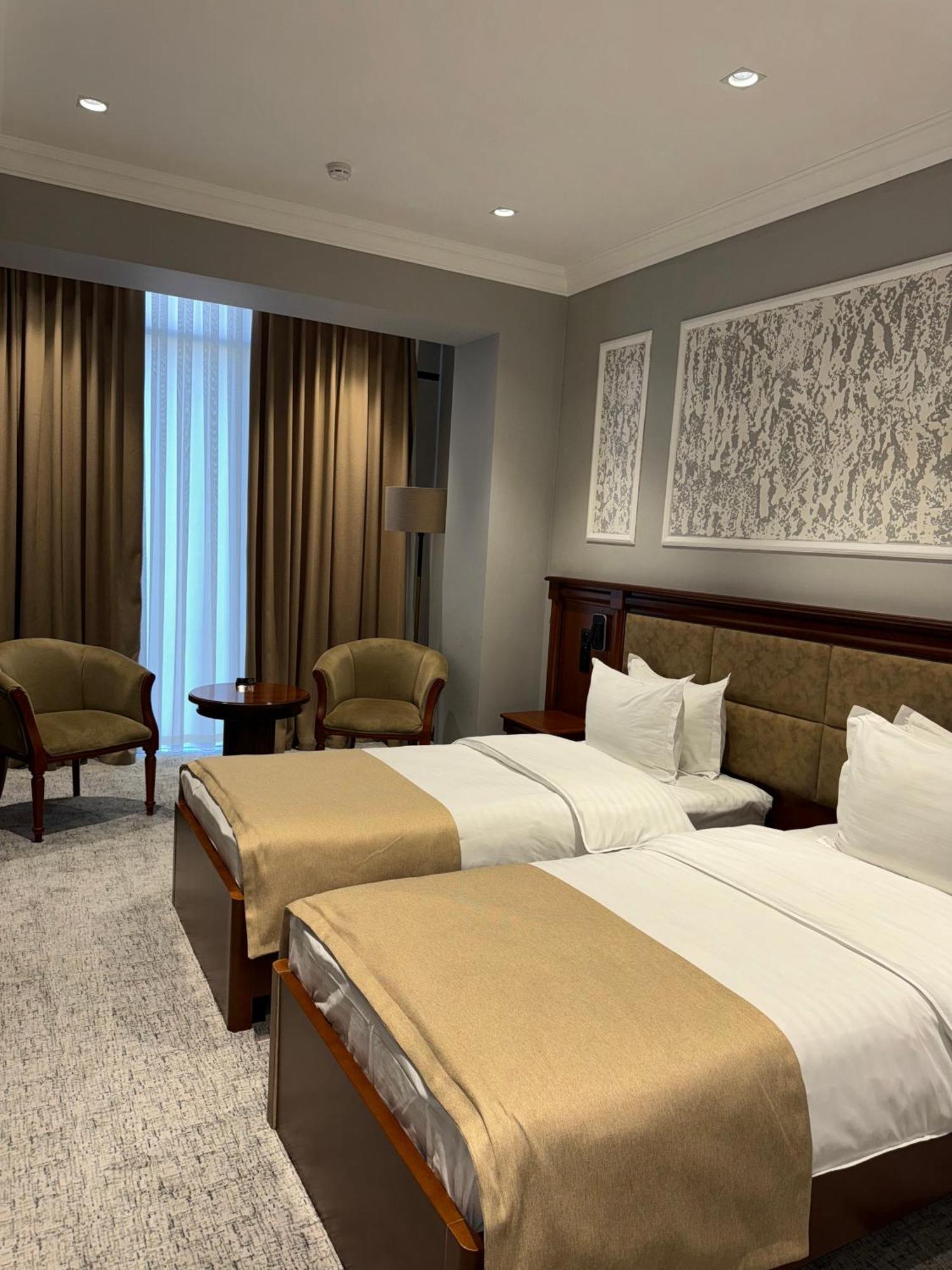 Hotel Mir Luxe Plaza Taszkent Zewnętrze zdjęcie