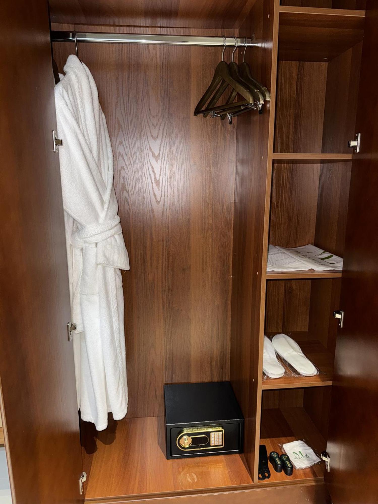 Hotel Mir Luxe Plaza Taszkent Zewnętrze zdjęcie