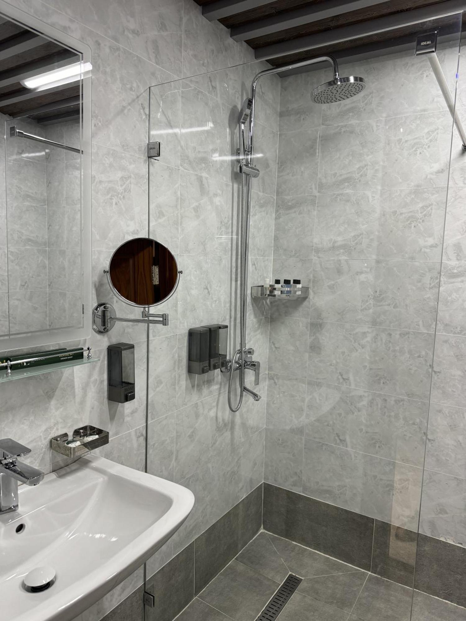 Hotel Mir Luxe Plaza Taszkent Zewnętrze zdjęcie